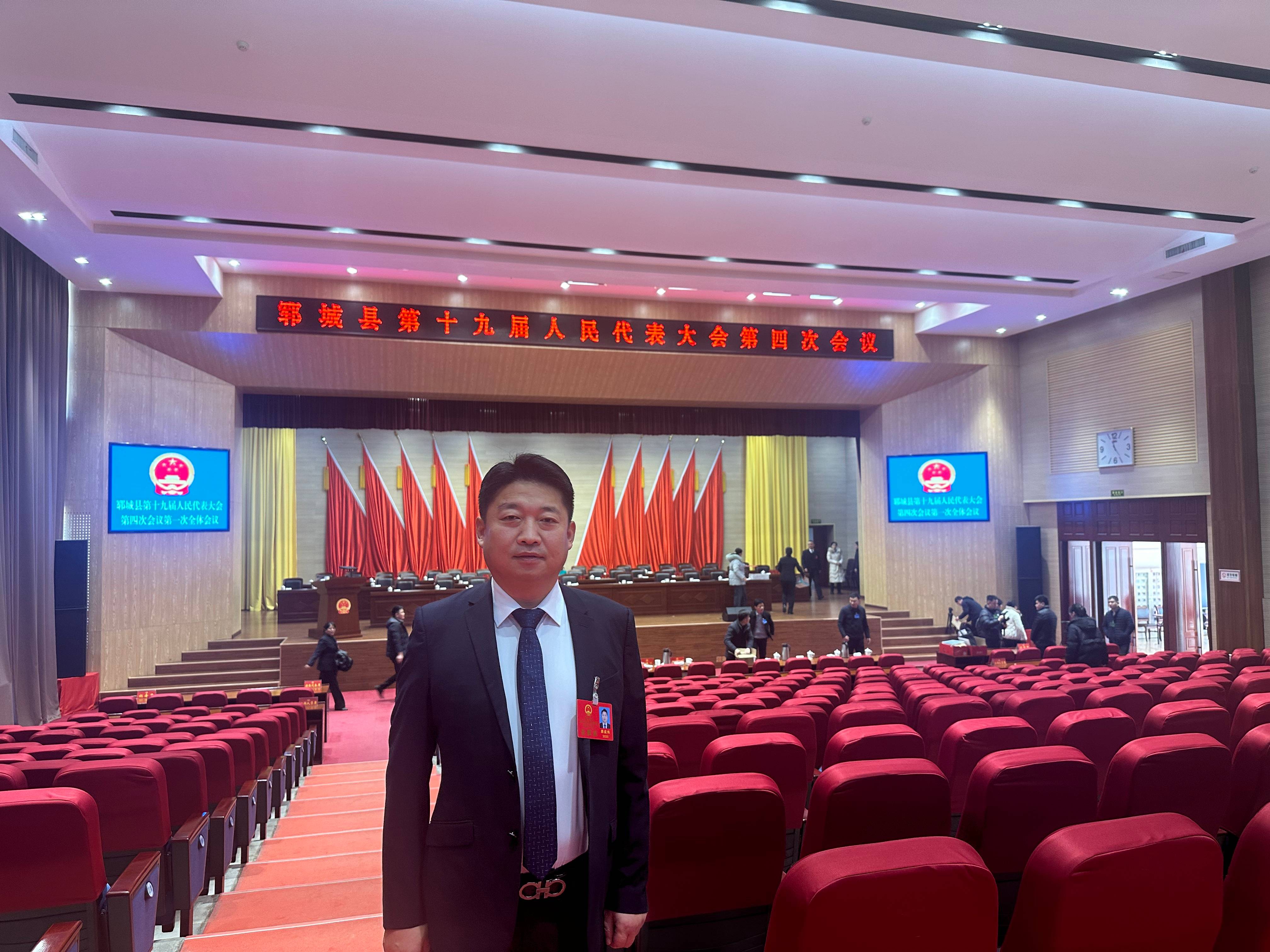 中企清大金融教育集團董事長薛成偉參加兩會，為金融教育發展發聲